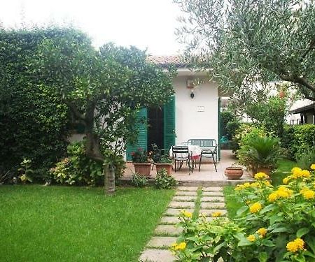 Villa Scimmia Scauri  Exterior foto